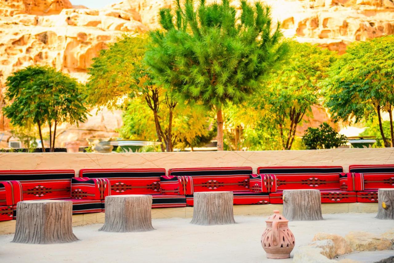 Hotel Little Petra Bedouin Camp à Al Hayy Extérieur photo