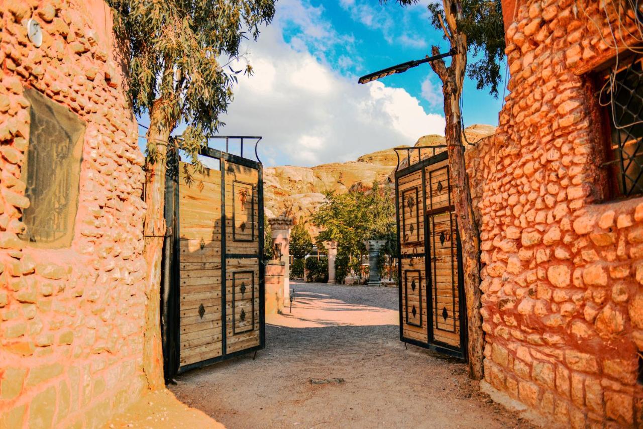 Hotel Little Petra Bedouin Camp à Al Hayy Extérieur photo
