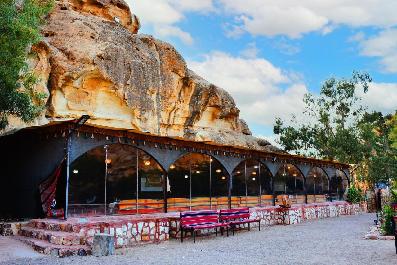 Hotel Little Petra Bedouin Camp à Al Hayy Extérieur photo